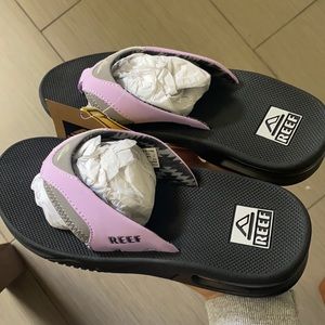 NEW with tags Reef Sandals Fanning Lavender